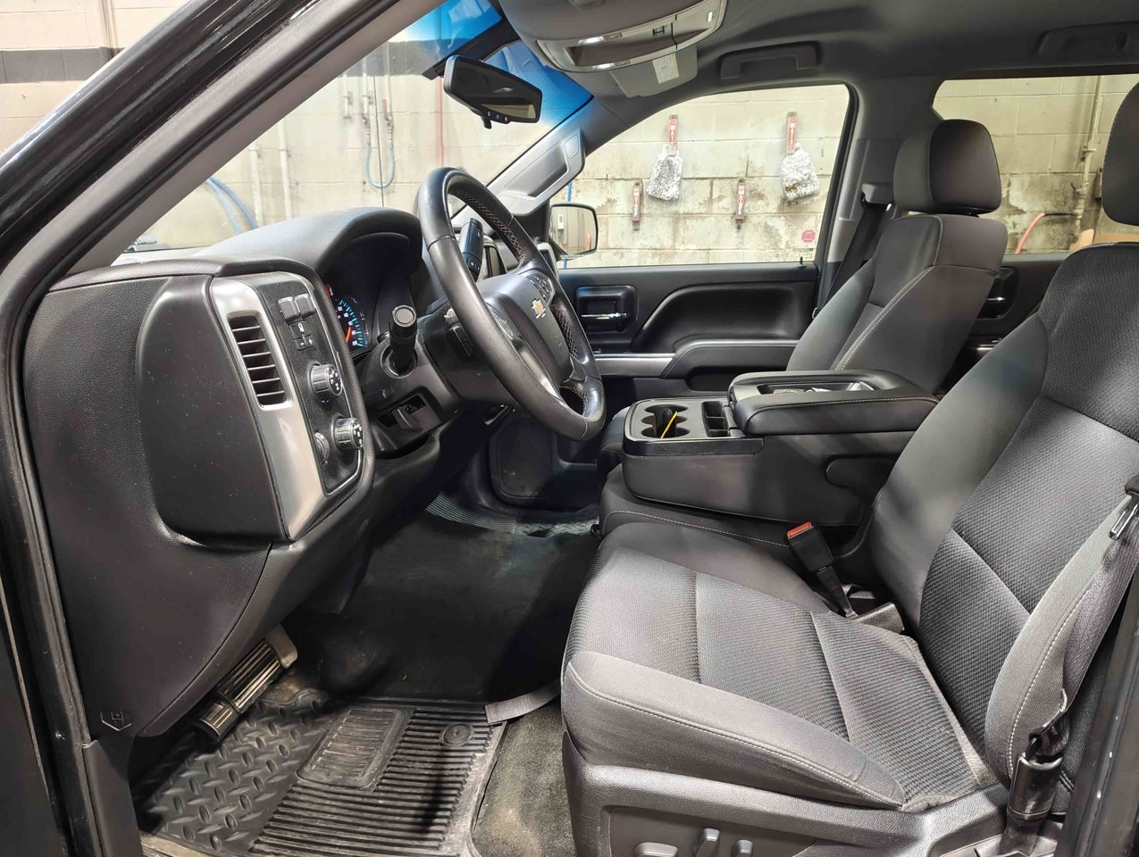 2016 Chevrolet Silverado 1500 4WD Crew Cab 143.5 LT w/1LT Black Sherwood Park - photo #7