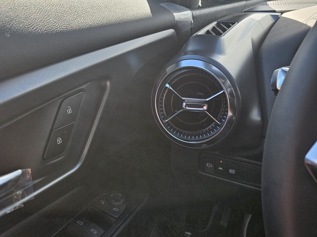 2027 Chevrolet Equinox EV LT1 4 portes avec PCY White Sands Thetford Mines - photo #10