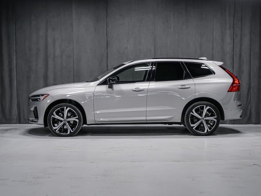 Volvo XC60 Ultimate Dark Theme 2023