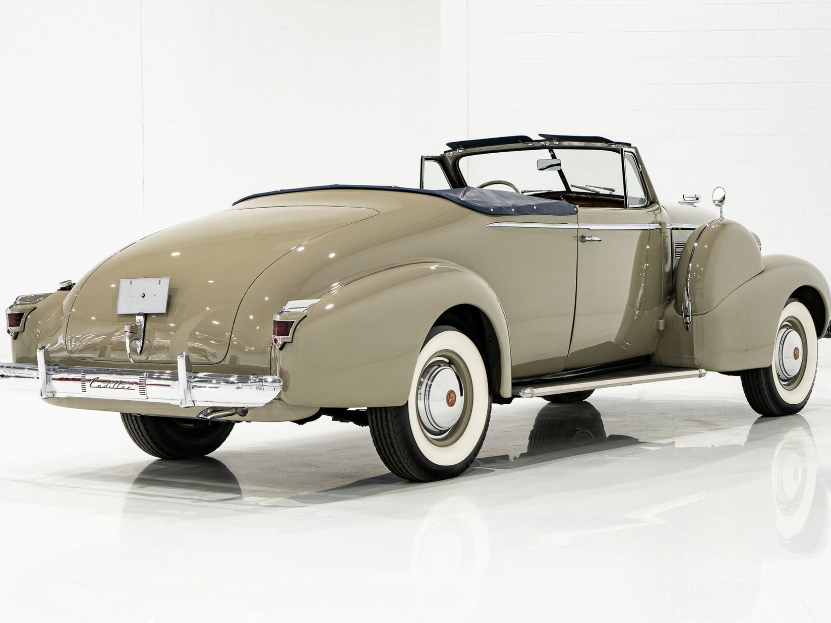 Cadillac Series 75 1 of 27 built. Former CCCA National first prize winner *PRICE IN USD* 1939 Brun Montréal - photo #51