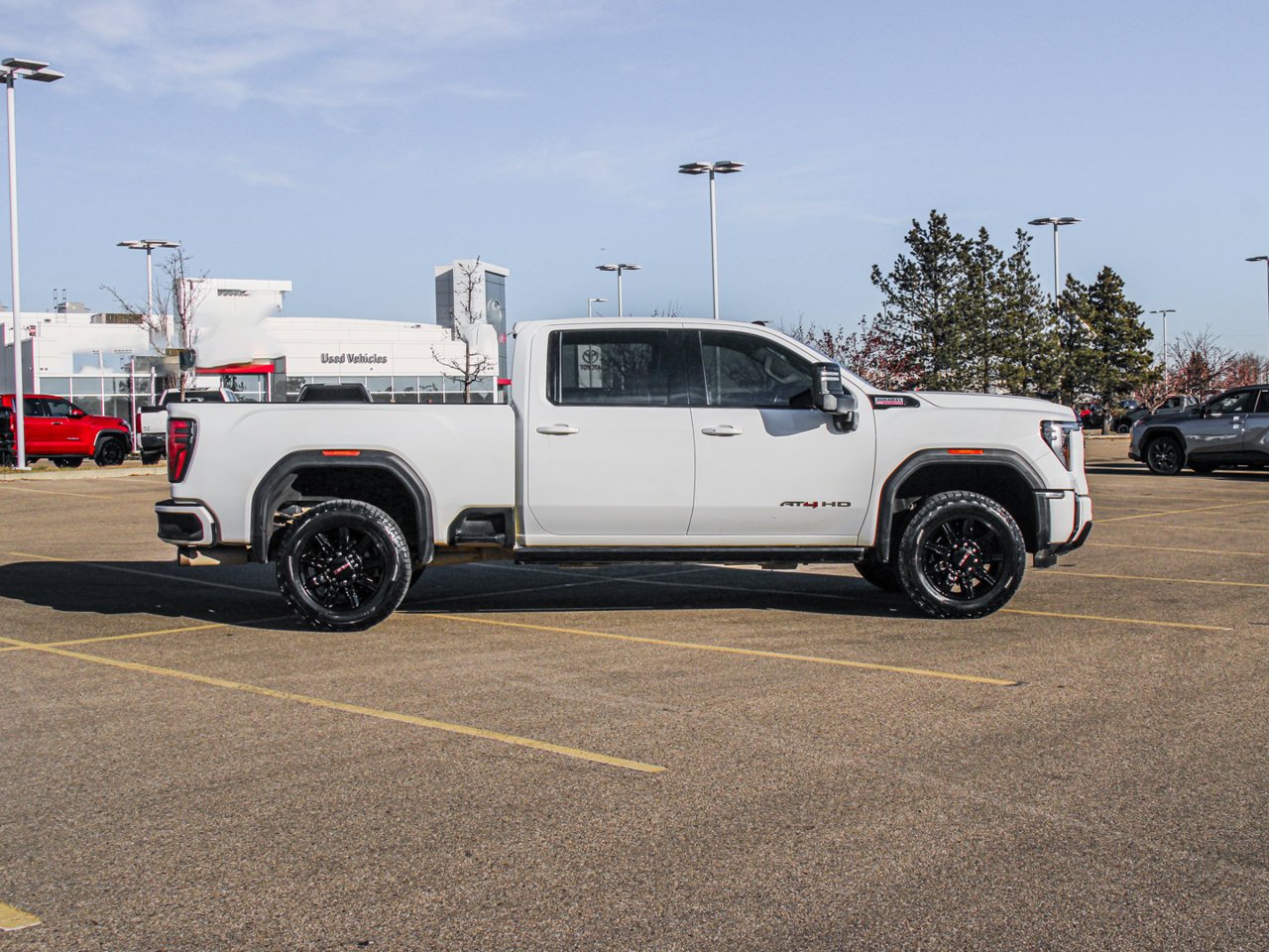 2024 GMC Sierra 3500HD 4WD Crew Cab 159 AT4 White Sherwood Park - photo #9