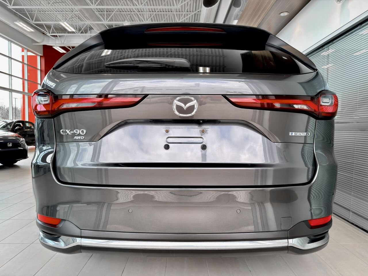 2024 Mazda CX-90 hybride léger Black Notre-Dame-des-Prairies - photo #9