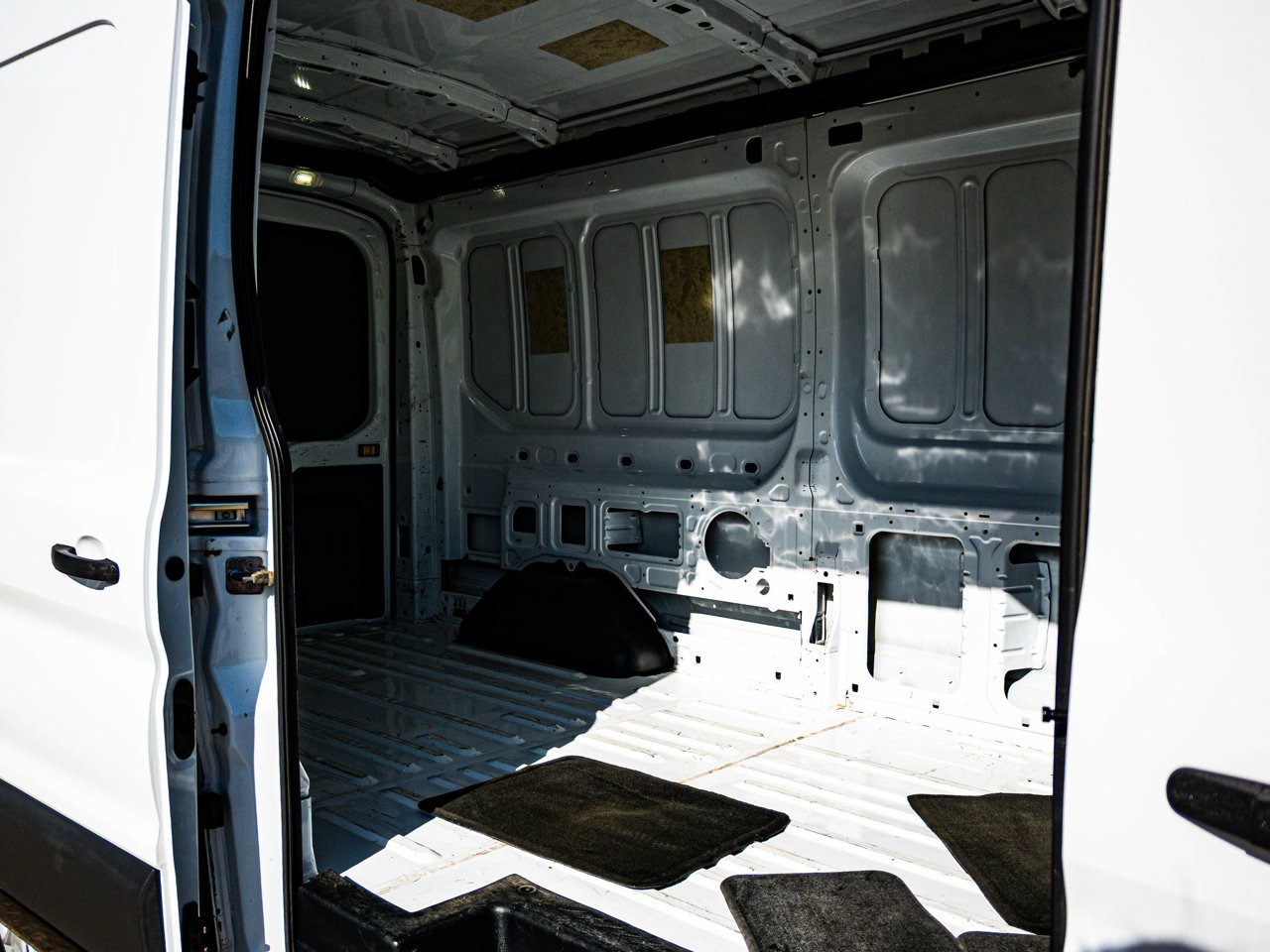 2017 Ford Transit Cargo Van T-250 148 Med Rf 9000 GVWR Sliding RH Dr White Sherwood Park - photo #29