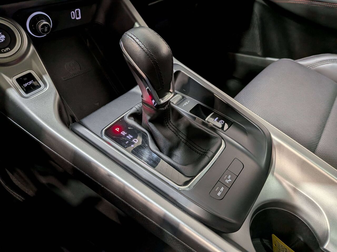 2024 Dodge Hornet R/T Plus PHEV EAWD *Ltd Avail* Black Val-David - photo #28