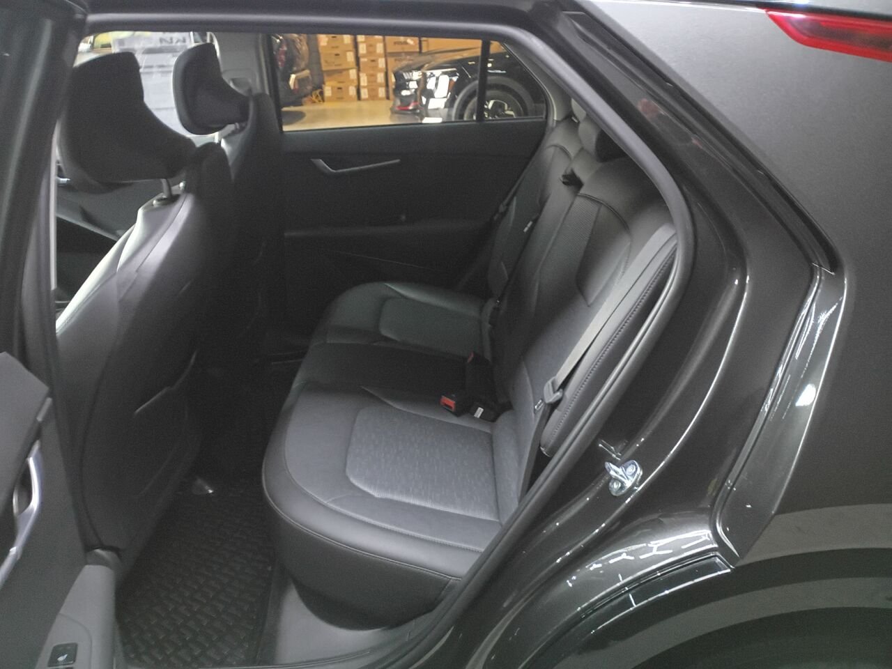 2023 Kia Niro électrique Grey Blainville - photo #14