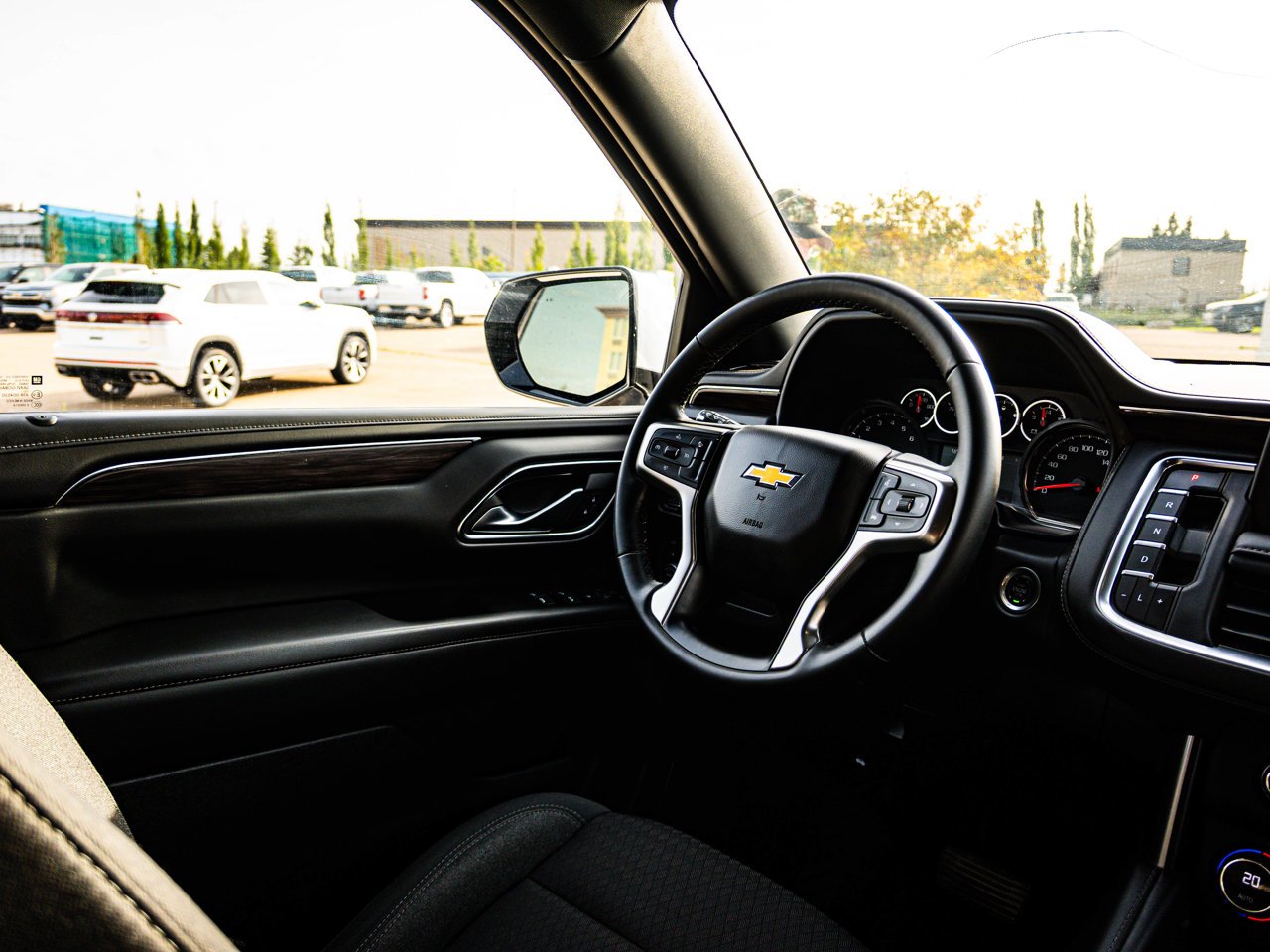 2023 Chevrolet Suburban 4WD 4dr LS White Sherwood Park - photo #29