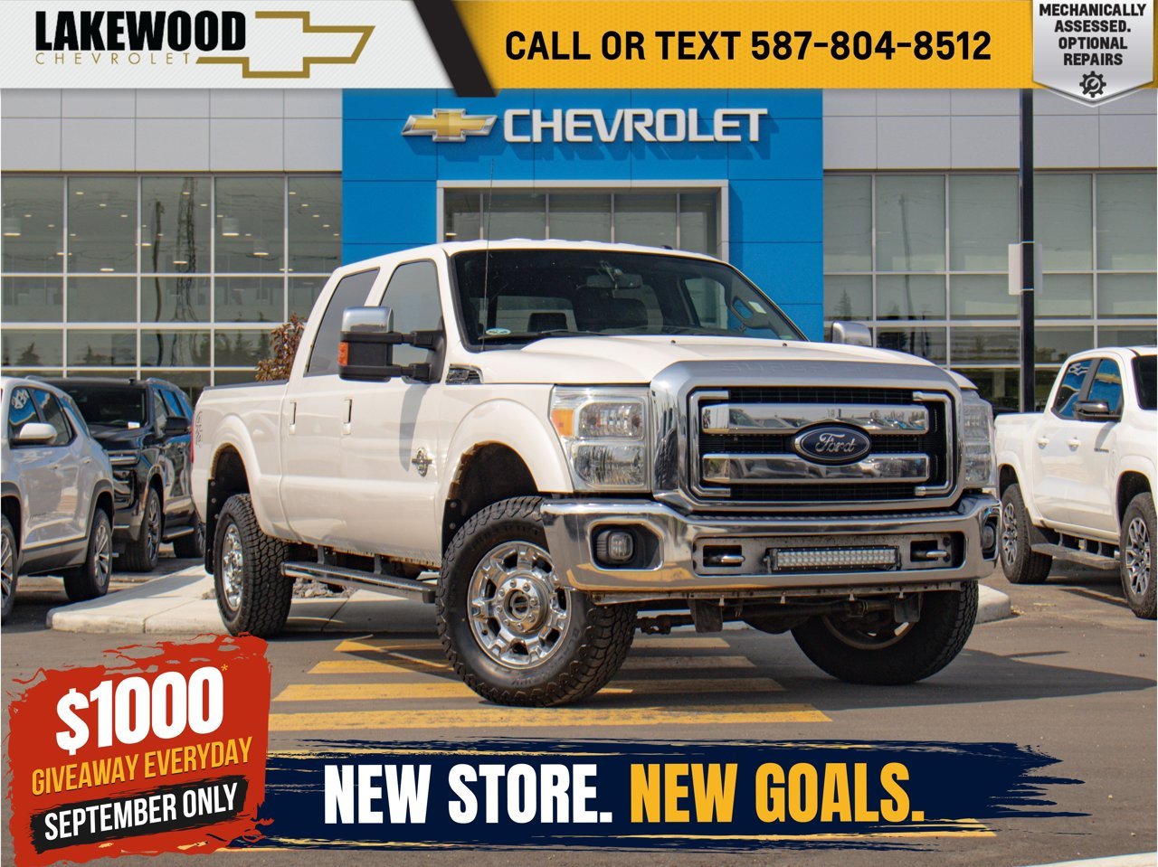 2016 Ford Super Duty F-350 SRW 4WD Crew Cab 156 Lariat White Sherwood Park - photo #0