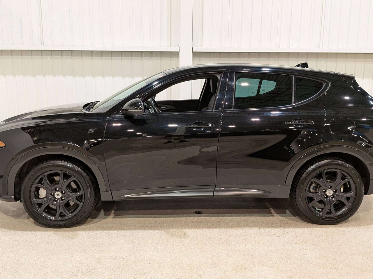 2024 Dodge Hornet R/T Plus PHEV EAWD *Ltd Avail* Black Val-David - photo #4