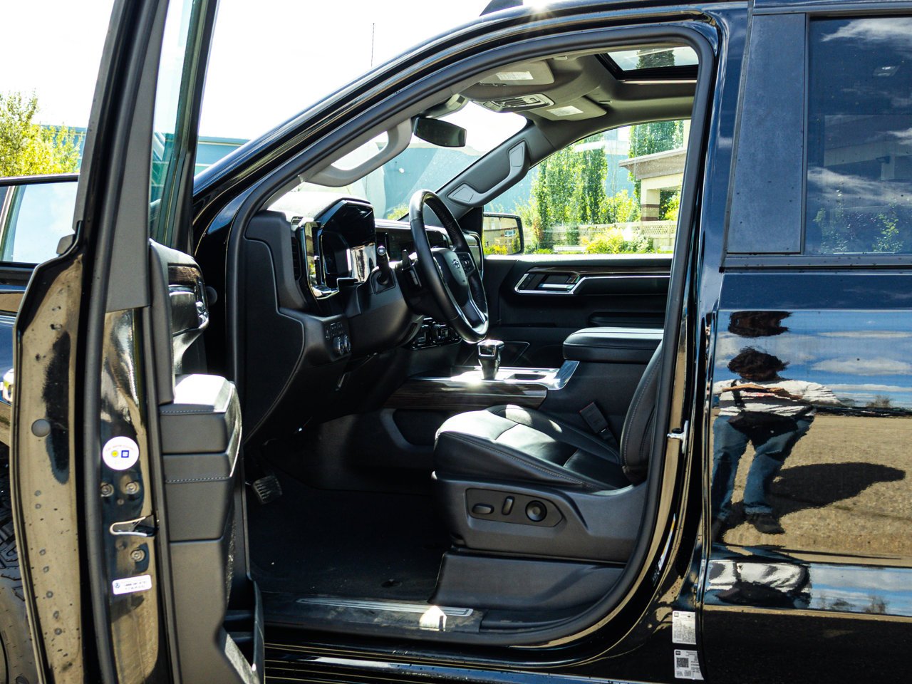 2024 Chevrolet Silverado 1500 4WD Crew Cab 147 RST Black Sherwood Park - photo #17