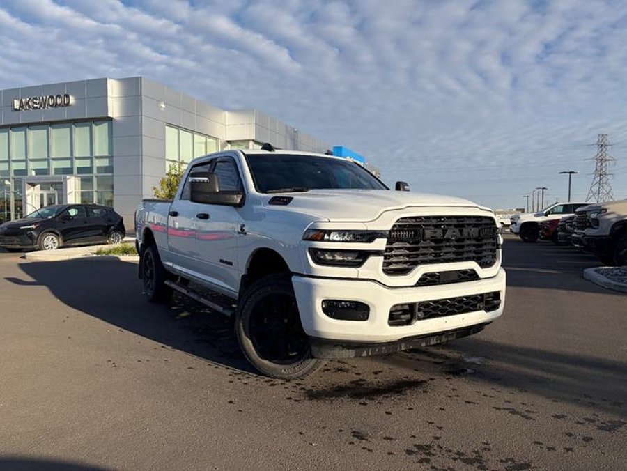2025 Ram 2500 Big Horn Night Edition Level 1 4x4 6.7L Cummins | Heated Bucket Seats White