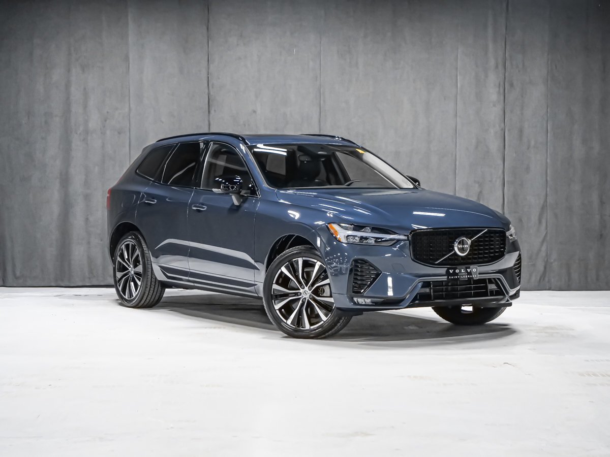 Volvo XC60 B6 PLUS DARK 2023 Bleu Montréal - photo #1