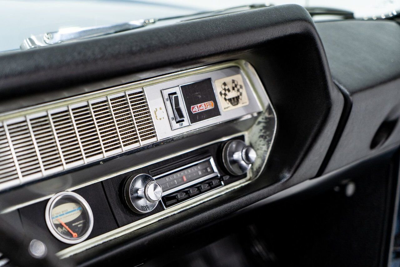 Oldsmobile 442 PRIX EN USD | Matching# 400cu.in. 4-Speed 1966 Bleu Montréal - photo #11