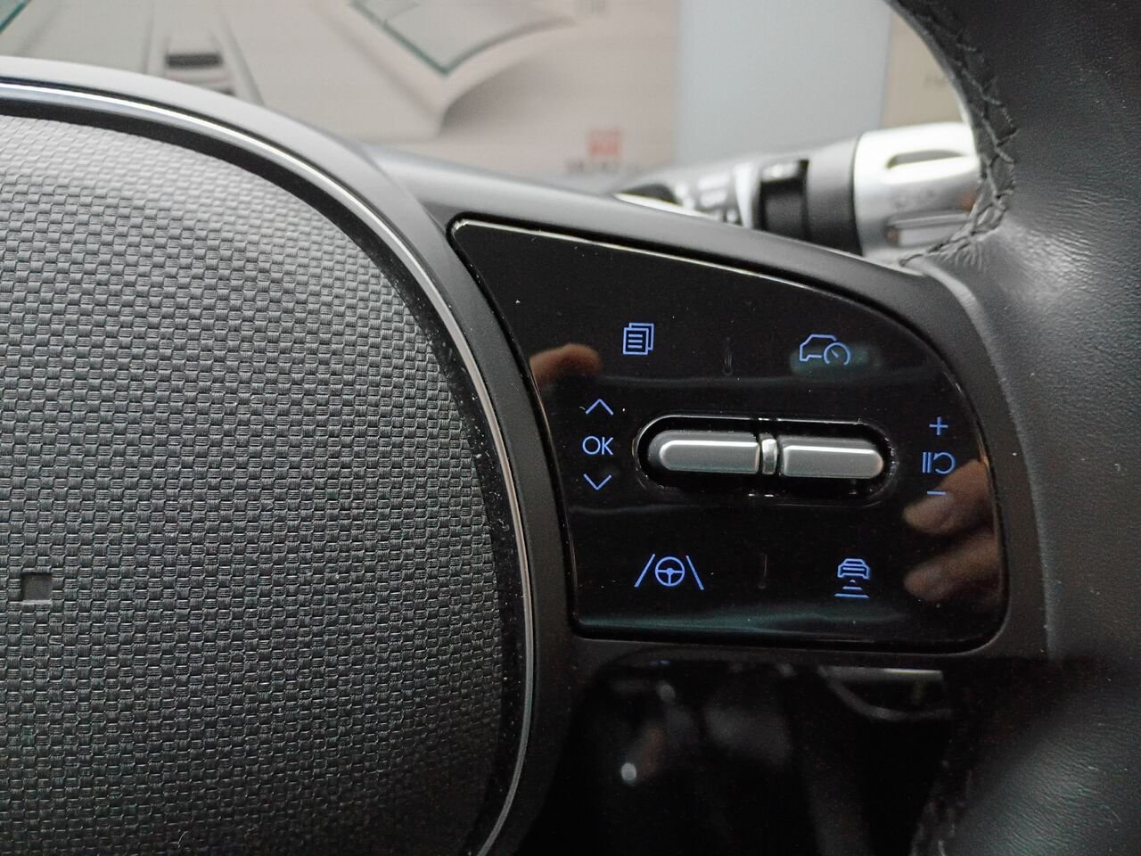 2023 Hyundai IONIQ 5 White Blainville - photo #23