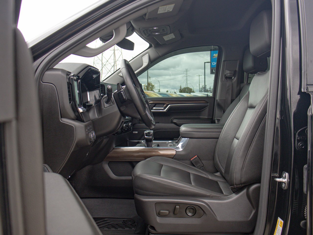 2024 Chevrolet Silverado 1500 4WD Crew Cab 147 RST Black Sherwood Park - photo #17