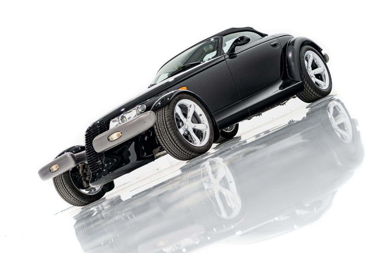 Plymouth Prowler Desirable Black Colour with only 7,611KM (4756mi) from new **PRICE IN USD** 1999 Noir Montréal - photo #40