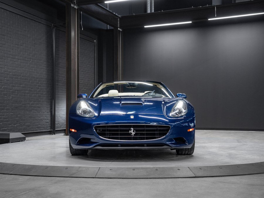 2010 Ferrari California 2010 Blue