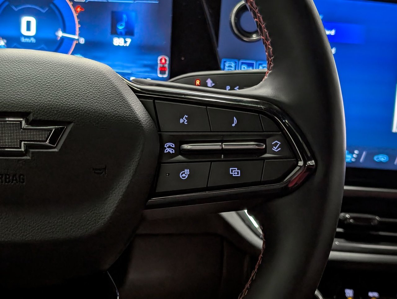 2025 Chevrolet Equinox EV RS Saint-Eustache - photo #15