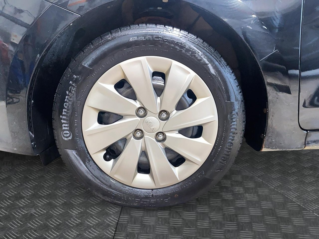 Kia Rio 5-door NIV 3KPA25AB6JE039972 2018 Noir Baie-Comeau - photo #6