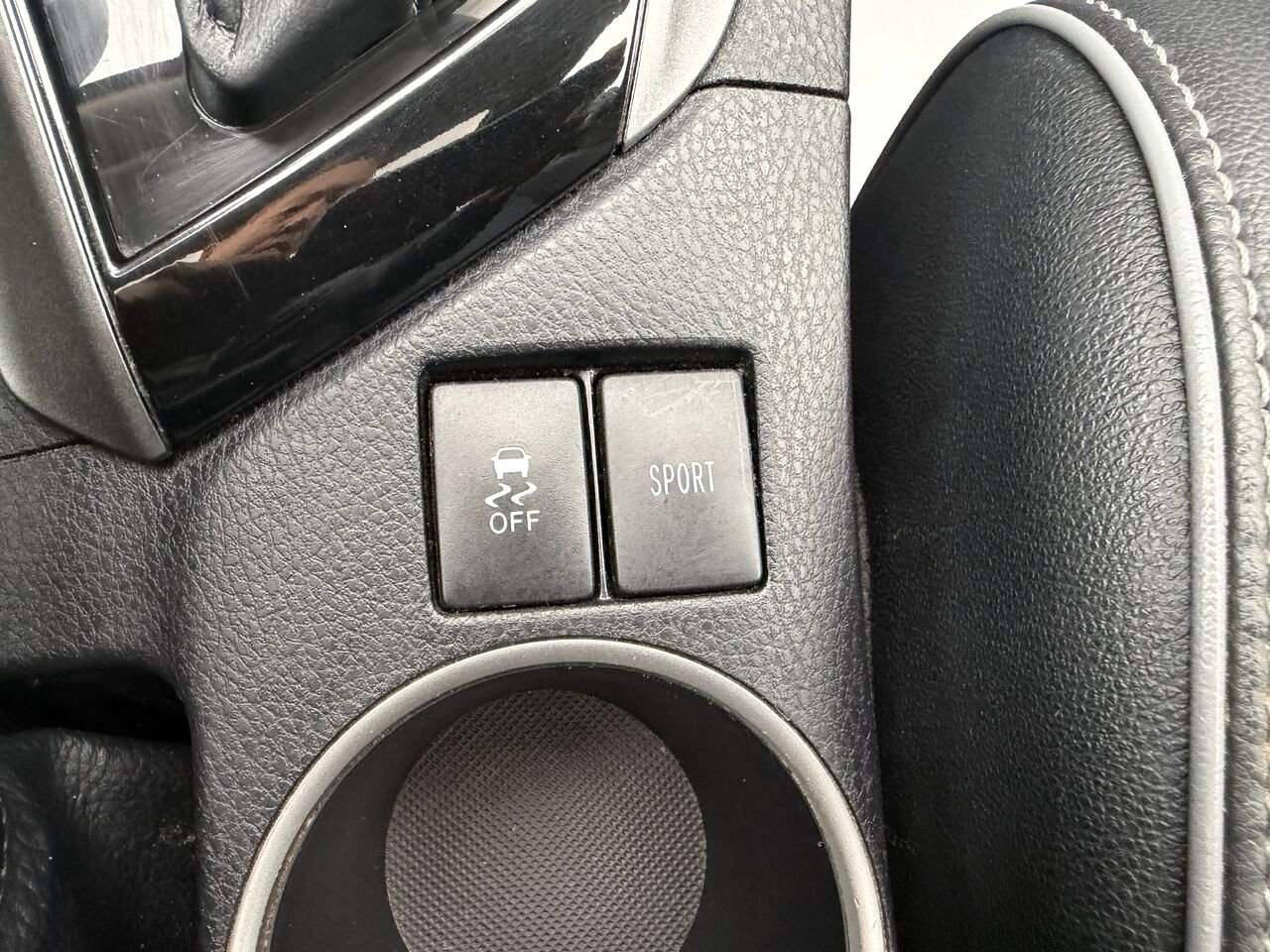 Toyota Corolla 2016 Bleu Thetford Mines - photo #24