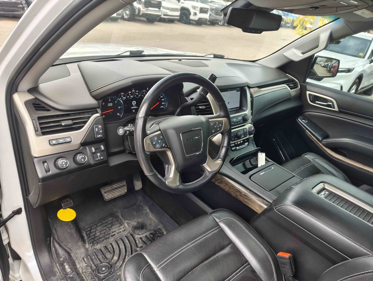 2018 GMC Yukon 4WD 4dr Denali White Sherwood Park - photo #6