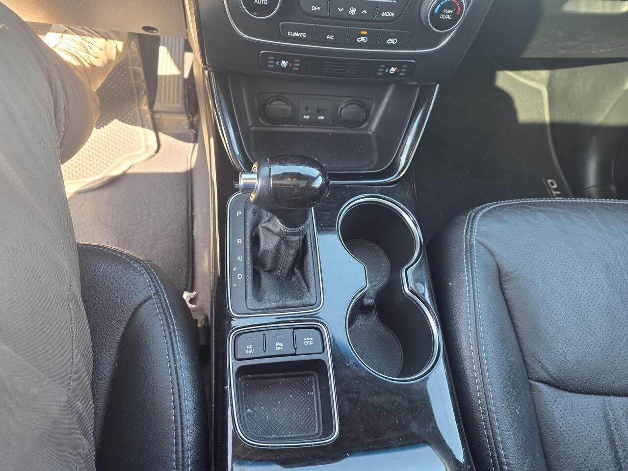 2014 Kia Sorento Silver  - photo #15