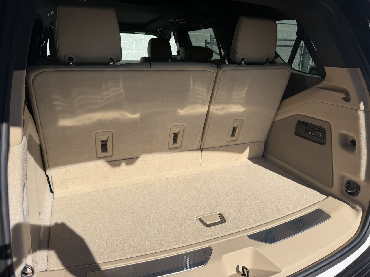 2023 Cadillac Escalade PREMIUM LUXURY AWD FINANCEMENT À PARTIR 3.99% White Laval - photo #20