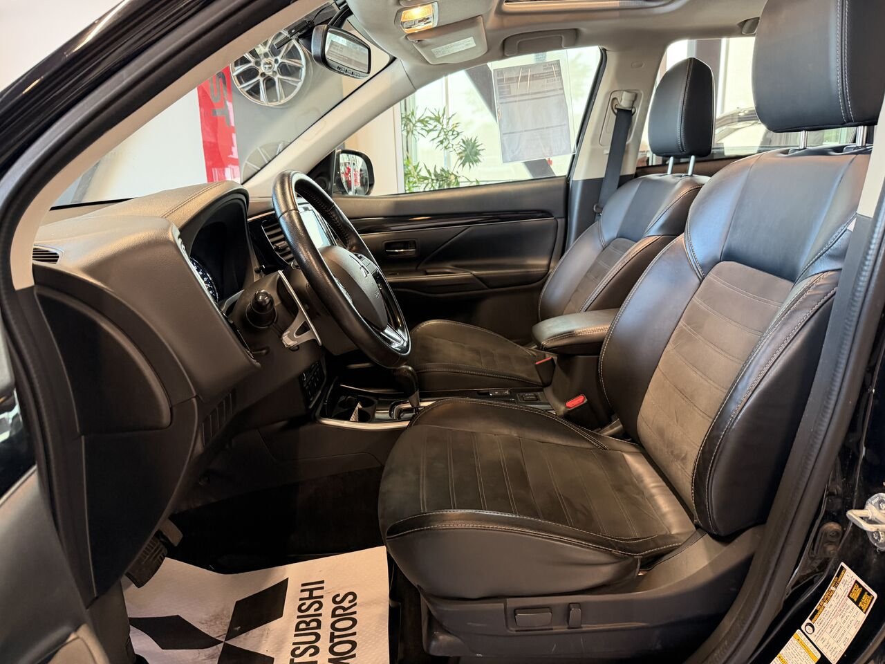 2019 Mitsubishi Outlander Black Saint-Eustache - photo #14