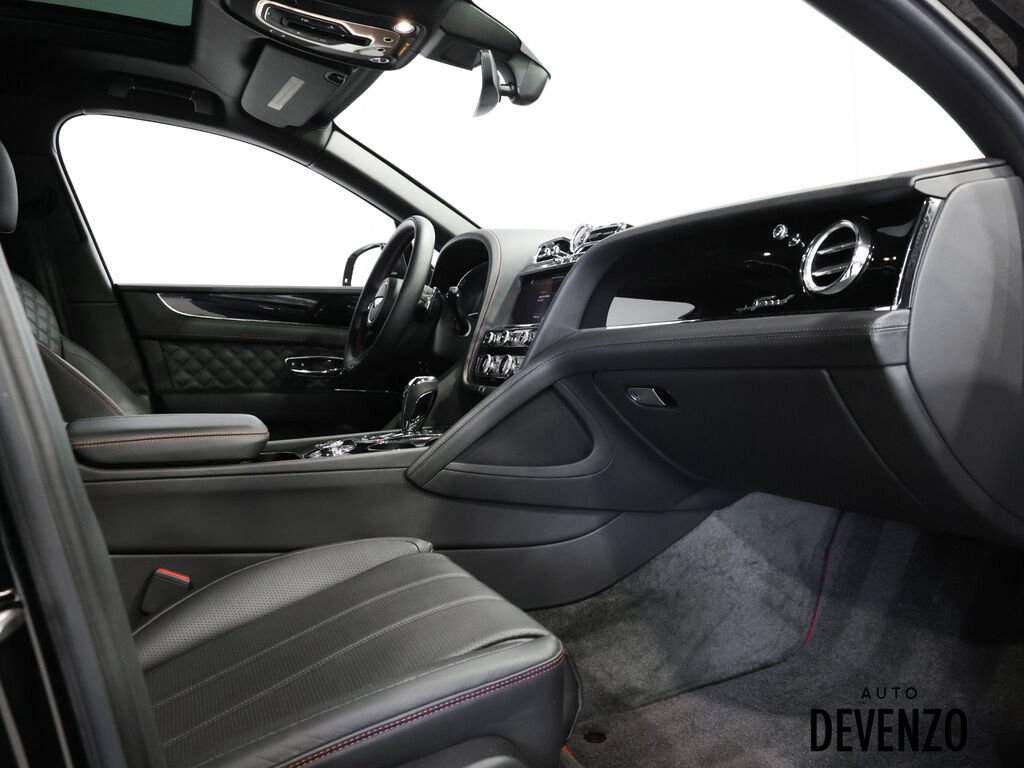 2021 Bentley Bentayga Black Saint-Eustache - photo #11