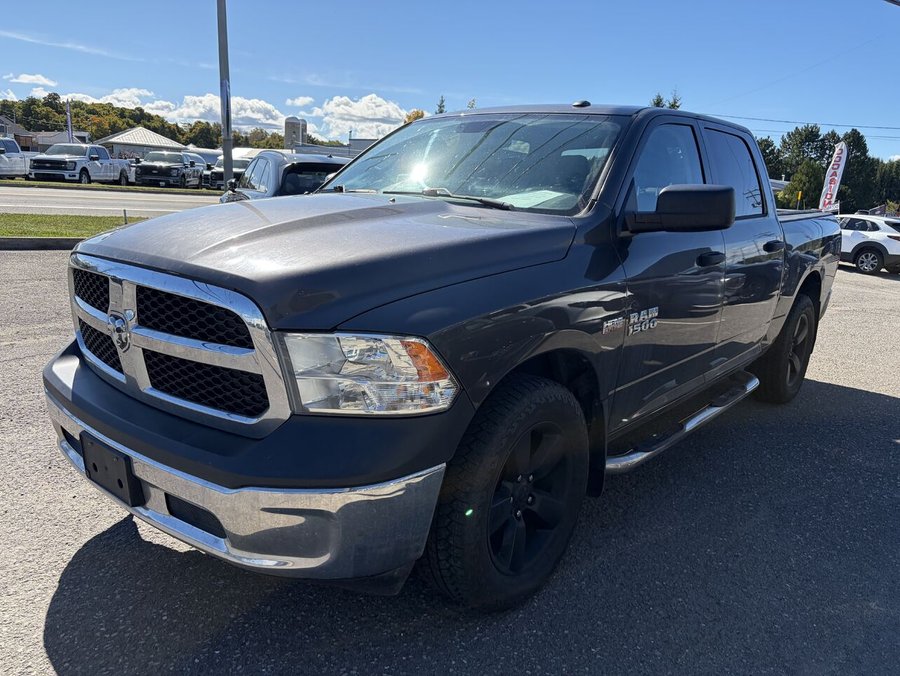 Ram 1500 Cabine multiplaces 4RM, 140,5 po ST 2017 Gris
