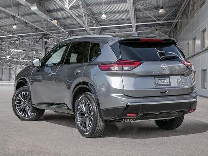 2025 Nissan Rogue 2-Tone Champagne Silver Metallic Blainville - photo #3