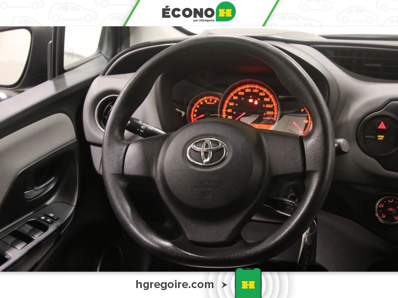 2016 Toyota Yaris Grey Laval - photo #14