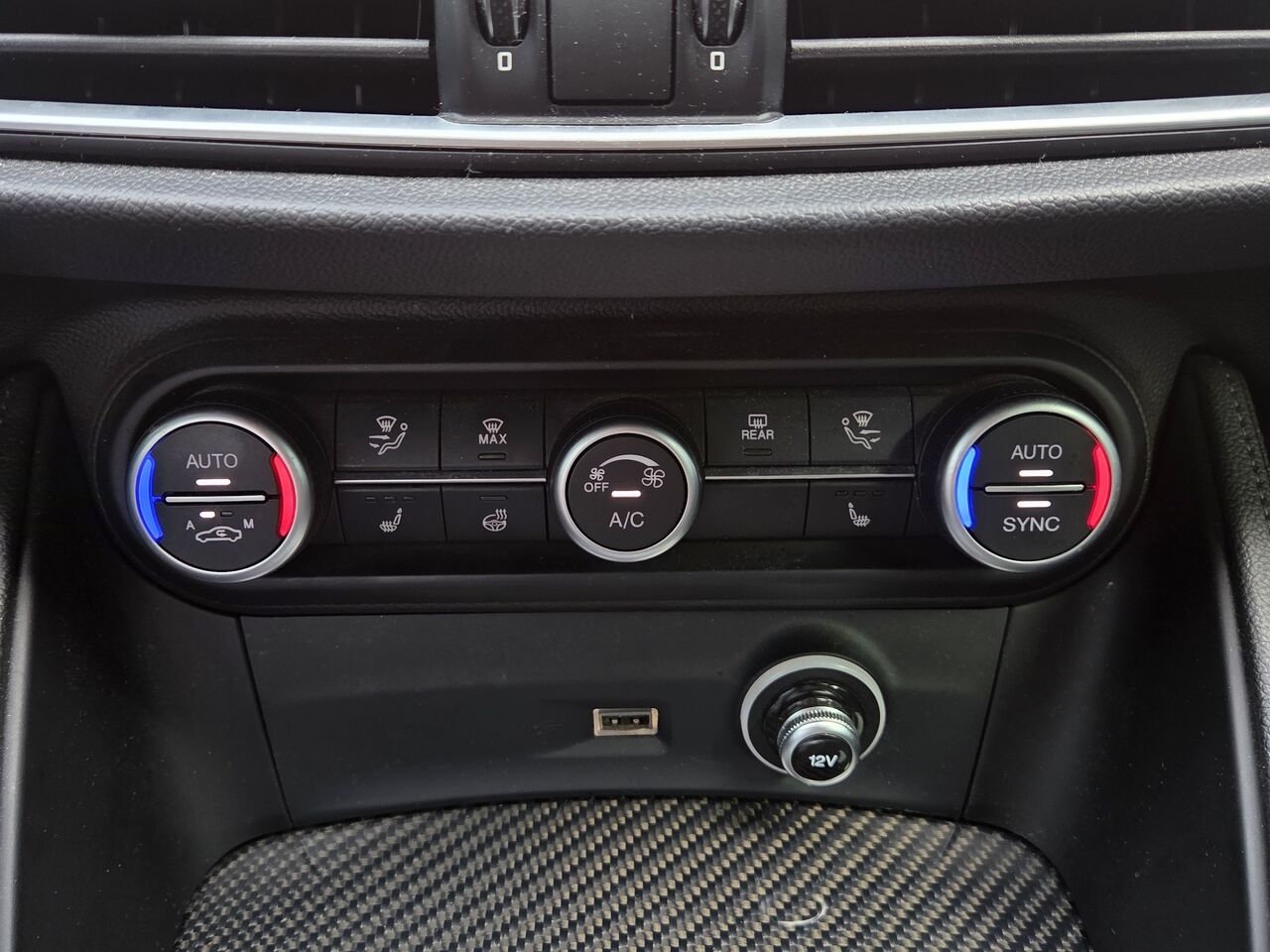Alfa Romeo Stelvio 2021 Noir Granby - photo #17