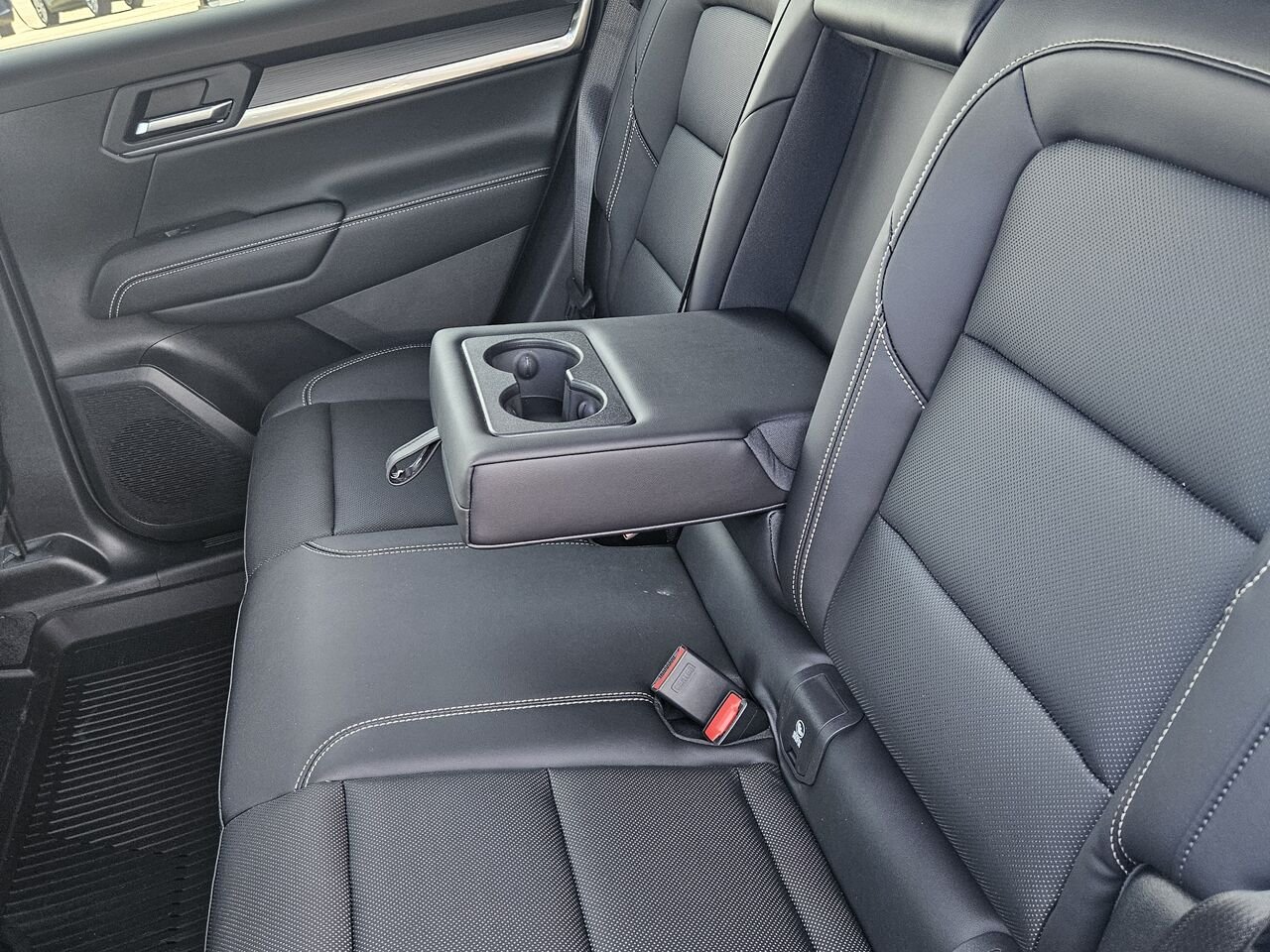 GMC Terrain Élévation 4 portes TI 2026 Blanc sommet Thetford Mines - photo #16