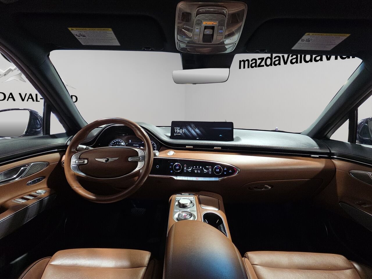Genesis GV70 2.5T Advanced Plus TI, toit ouvrant panoramique, navigation, sièges fonction mémoire, volant 2022 Bleu Val-David - photo #8
