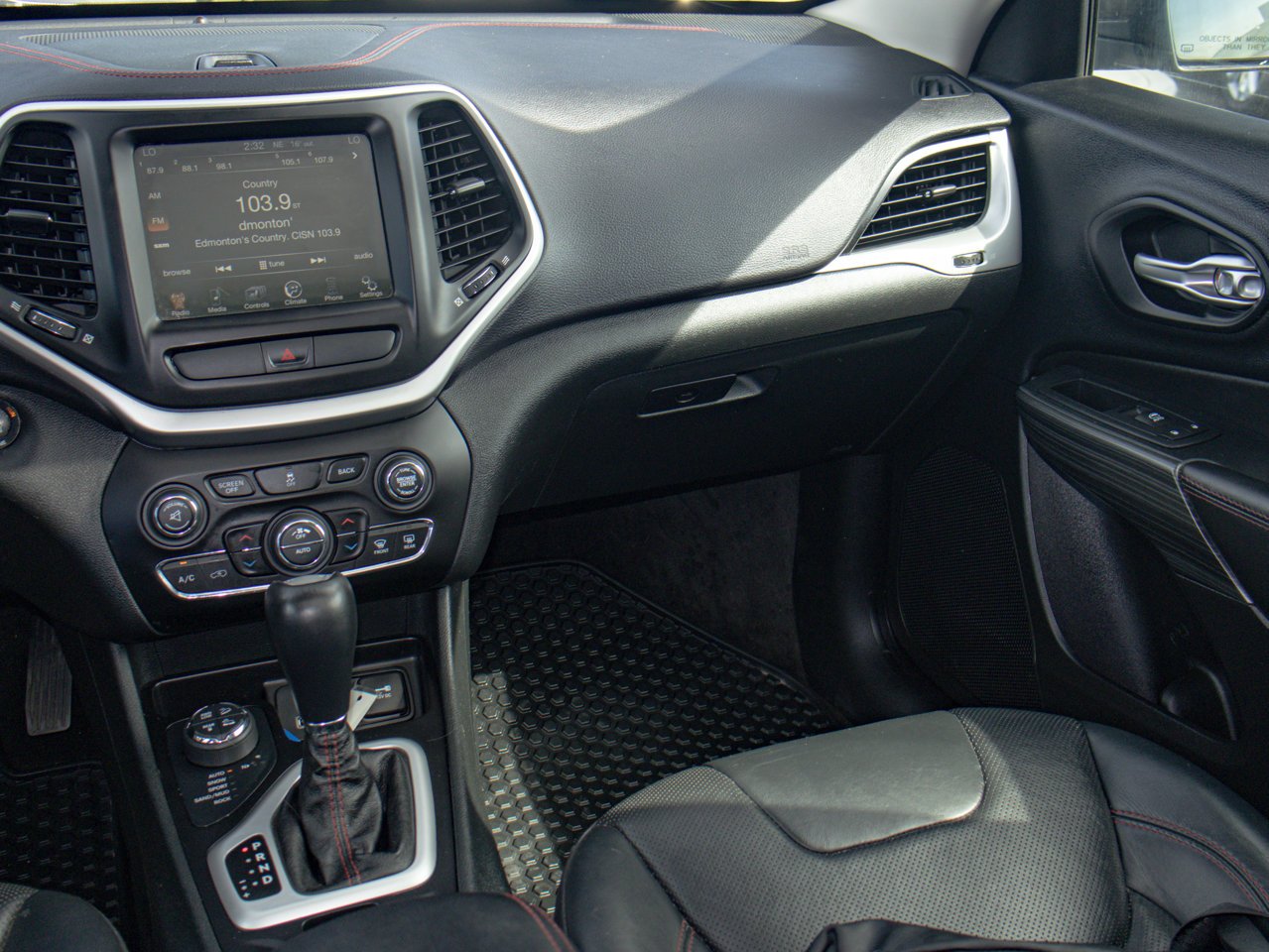 2015 Jeep Cherokee 4WD 4dr Trailhawk gray Sherwood Park - photo #31