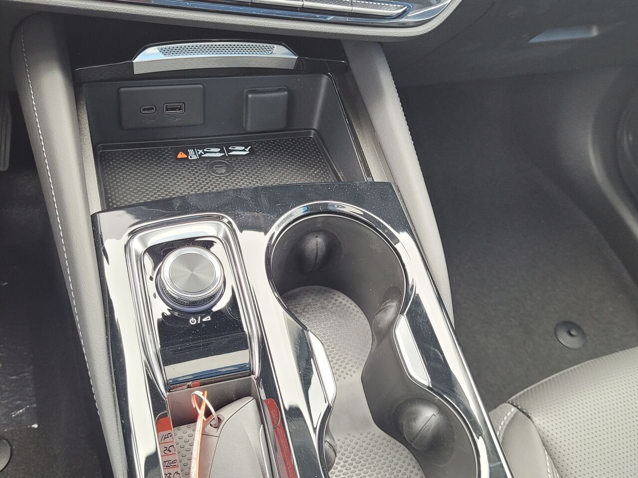 Buick Envision Privilégiée 4 portes TI 2026 Blanc irisé triple couche Thetford Mines - photo #7