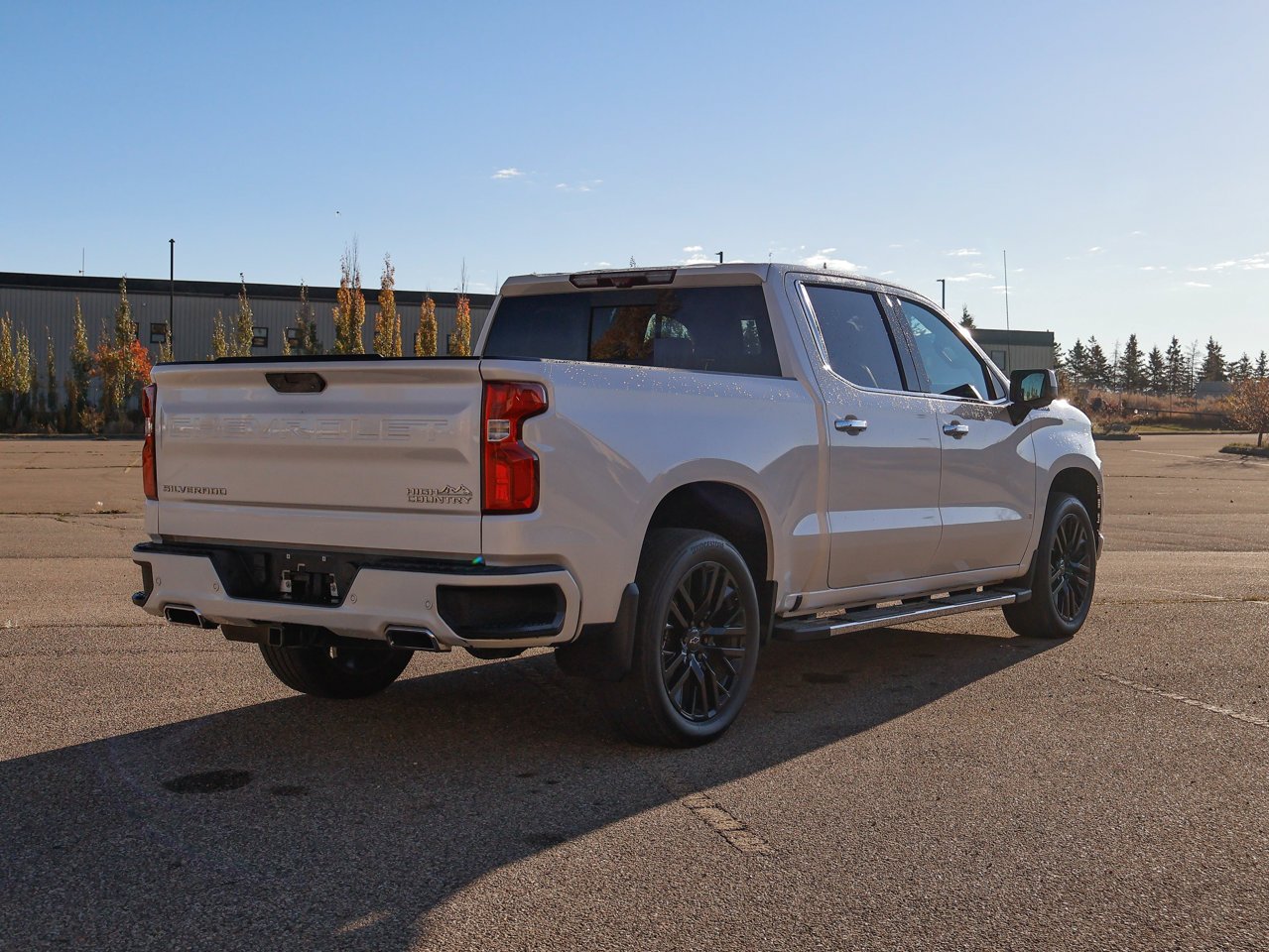 2020 Chevrolet Silverado 1500 4WD Crew Cab 147 High Country White Sherwood Park - photo #12