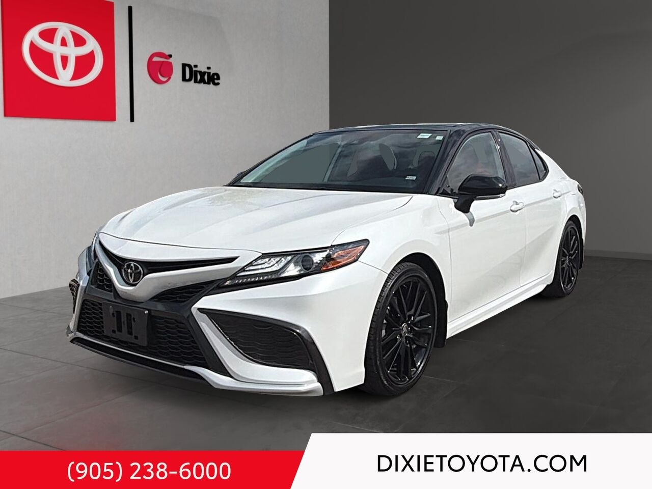 2022 Toyota Camry XSE AWD / CLEAN CARFAX / MOONROOF / HEATED SEATS / ALLOY WHEELS / CARPLAY AND ANDROID AUTO Wind Chill Pearl with Black Roof Mississauga - photo #0