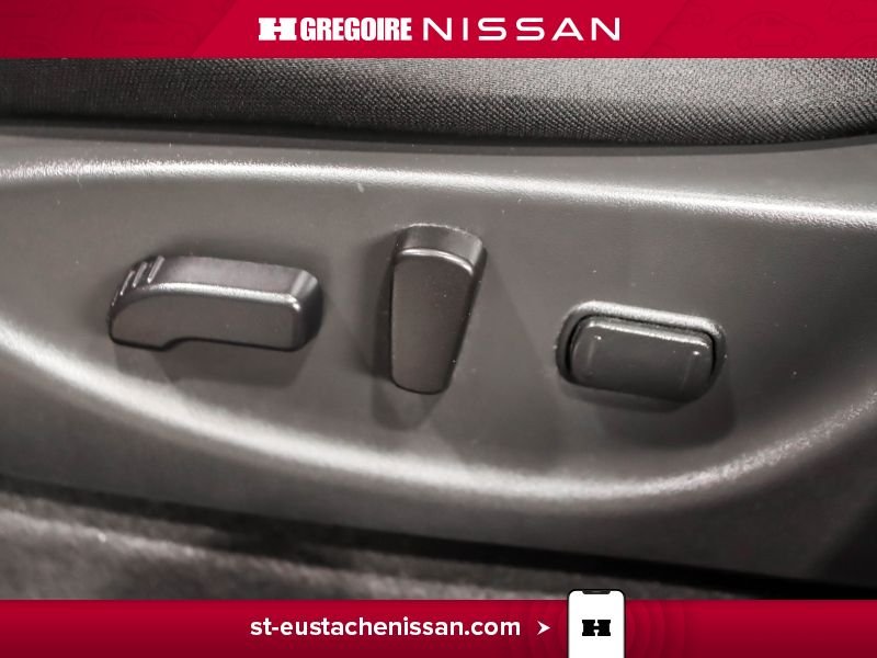 2023 Nissan Leaf Red Saint-Eustache - photo #26