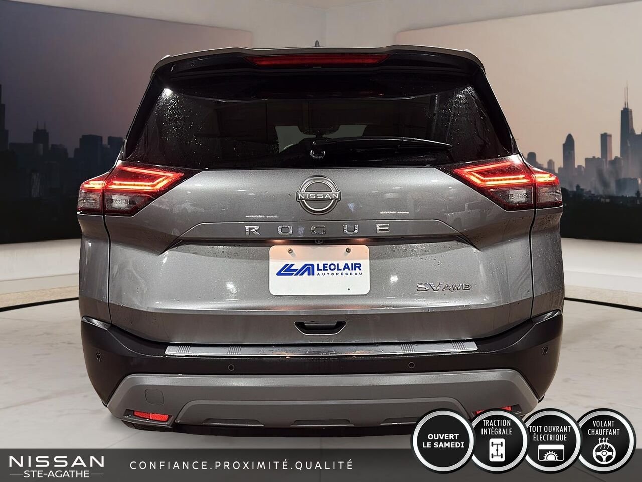 Nissan Rogue SV TI avec ensemble toit ouvrant 2023 Gris Saint-Jérôme - photo #3