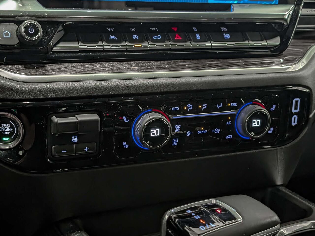 CHEVROLET Silverado 1500 RST Crew Cab Groupe Remorquage Max 3.0 Diesel 2025 Noir Sherbrooke - photo #12