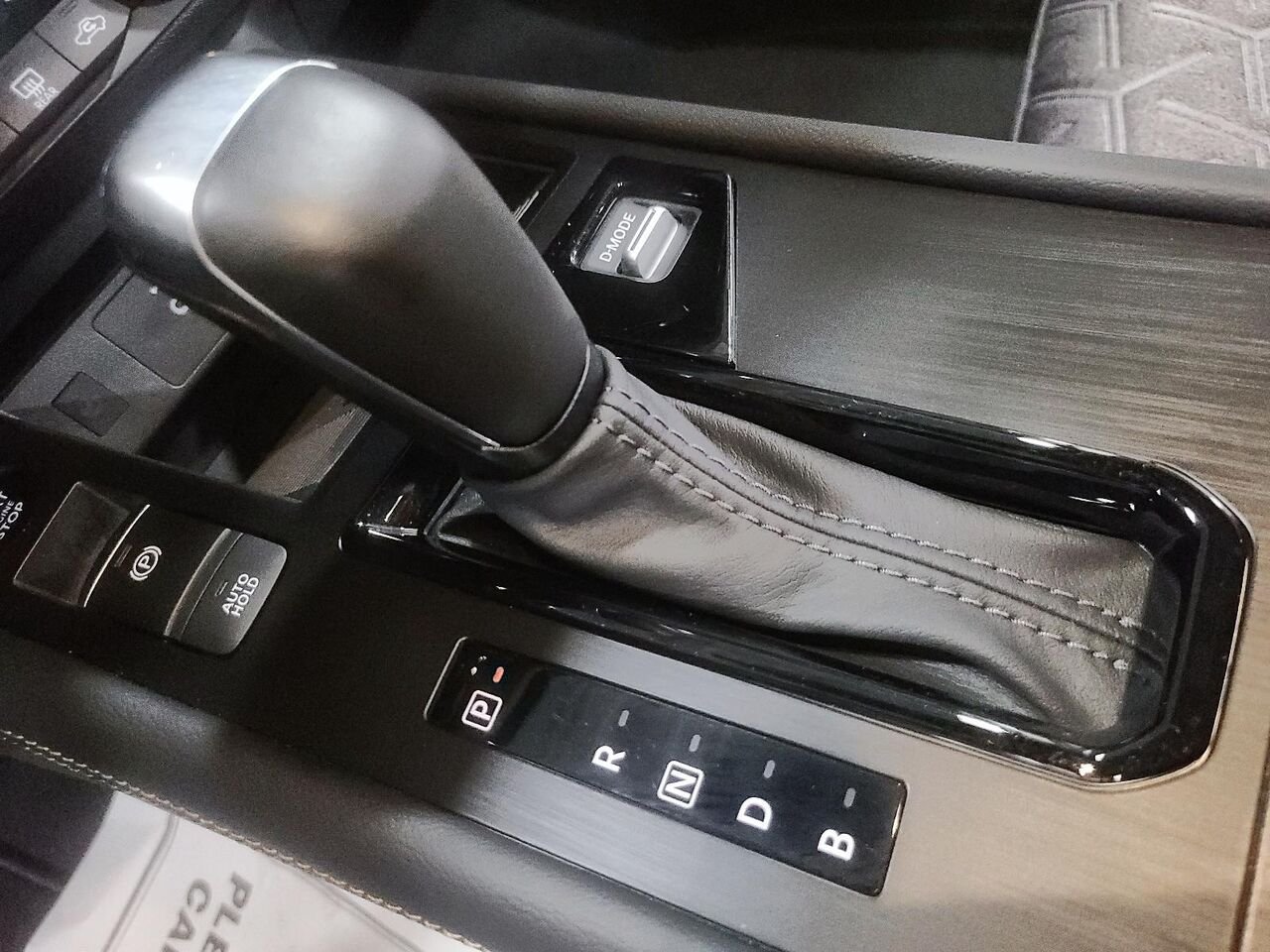 2025 Nissan Kicks SV TRACTION INTEGRALE Grey Québec - photo #17