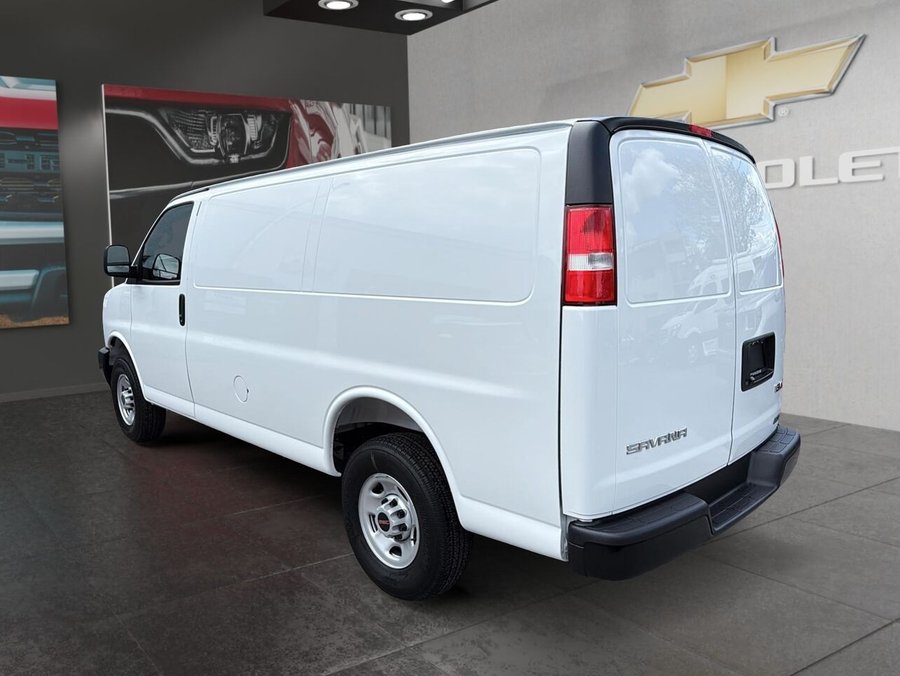 GMC Fourgonnette Savana utilitaire Traction arrière 2500 135 po 2026 BLANC SOMMET