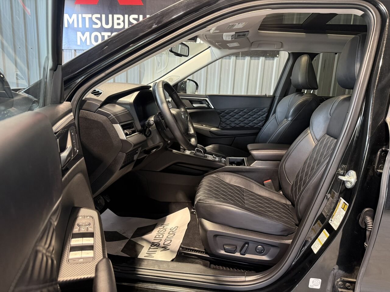 Mitsubishi Outlander 2024 Noir Mont-Laurier - photo #6
