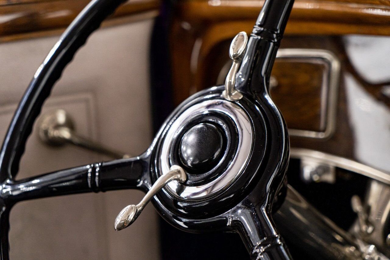 Lincoln KB Victoria Coupe One Of 18 Built, And The Only Known Surviving **PRICE IN USD** 1933 mauve Montréal - photo #65