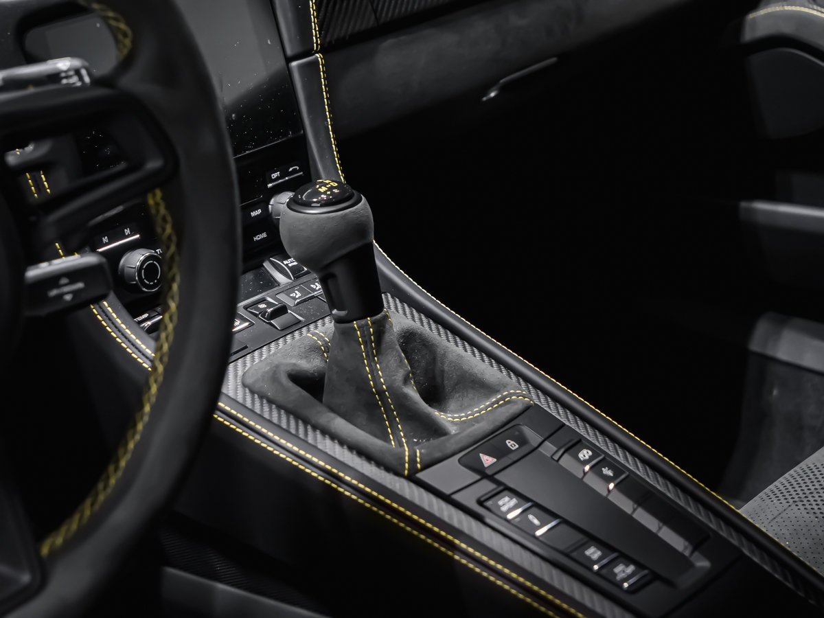 2025 Porsche 718 Cayman GT4 RS White Montreal - photo #16
