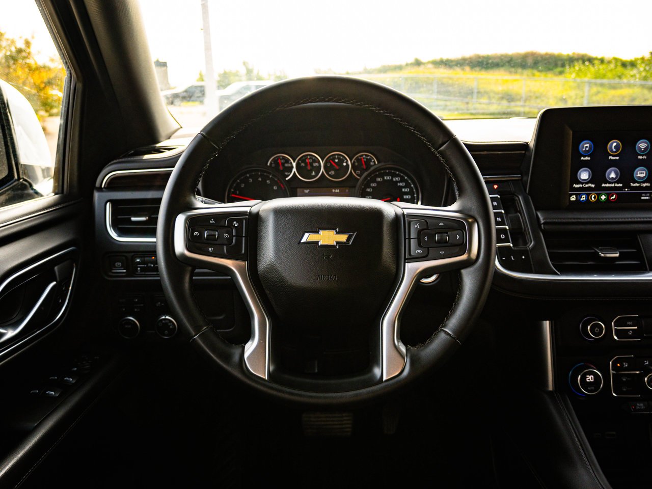 2023 Chevrolet Suburban 4WD 4dr LS White Sherwood Park - photo #30