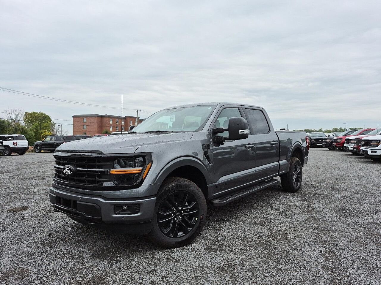 Ford F-150 2F197 | XLT 2026 Gris carbonisé métallisé Saint-Jérôme - photo #0