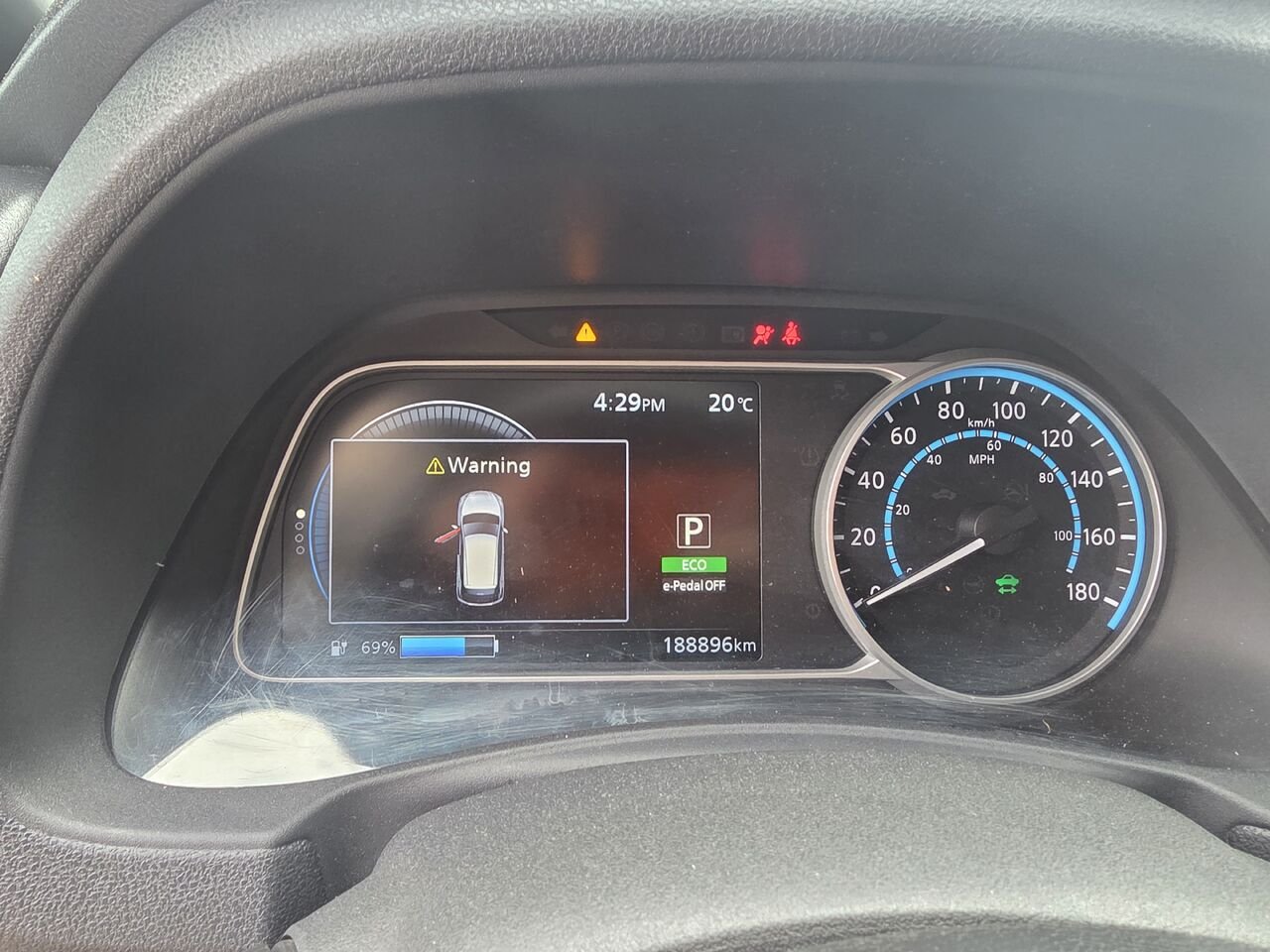 2018 Nissan LEAF White  - photo #12