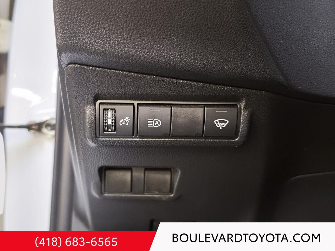 Toyota Corolla Cross 100529A-89 | LE, AWD, GROUPE PREMIUM 2022 Blanc Québec - photo #9
